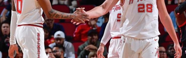 恭喜火箭队！首发5虎4人已定，双前锋争夺1个位置，乌度卡难选择