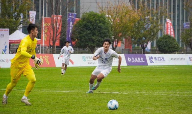 爱游戏官网入口-姜还是老的辣！殷铁生靠什么逆风而行：不想留遗憾