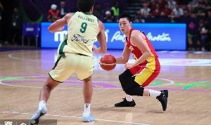 看男篮亚洲杯决赛没？朱正：胡明轩打得真强硬