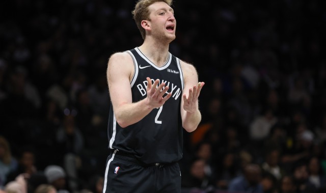 爱游戏官网-【菜鸟】沃尔夫16分 小克莱顿11分5助 穆萨·西塞8分8板&amp;罚球6中0