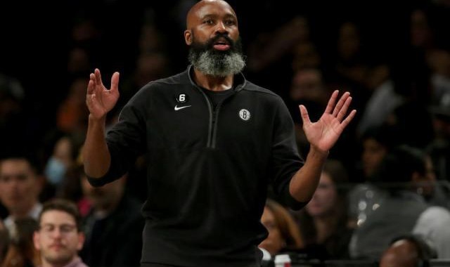 爱游戏官网入口-沃恩版篮网16胜7负联盟第2！他在场下也有治军妙招