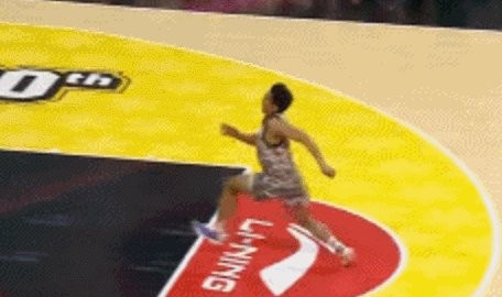 21年曾输张镇麟！陈登星飞7人胯下扣篮加冕扣篮王