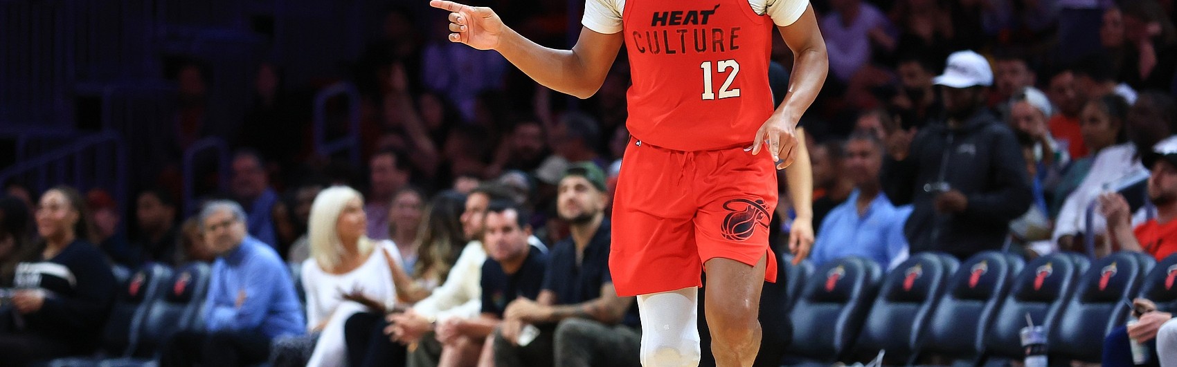 热火随队记者披露：德鲁-史密斯合约首年全额保障，后续两年含保障条款