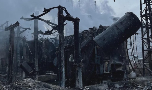 俄罗斯发动大规模空袭，导弹中途居然还会转向，基辅一半地区停电