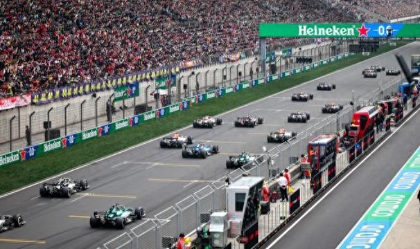 F1中国大奖赛观赛总人次创下近20年新高，孕育中国赛车文化新生态|上海|车迷|车手|卡片|卡卡_新浪体育_新浪新闻